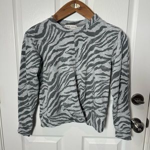 KNOX Rose Sweatshirt, Animal Print, Size XS, Grey.